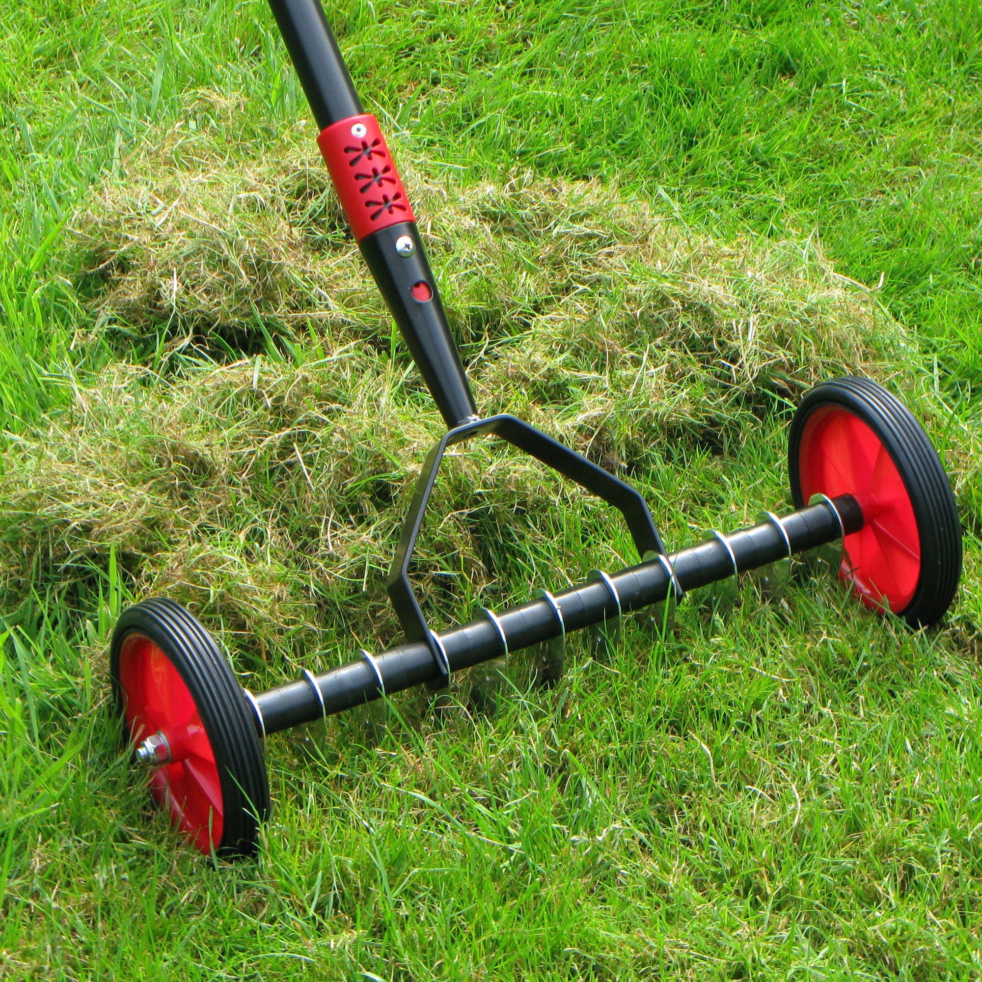 dt-brown HARDWARE Darlac Lawn Scarifier